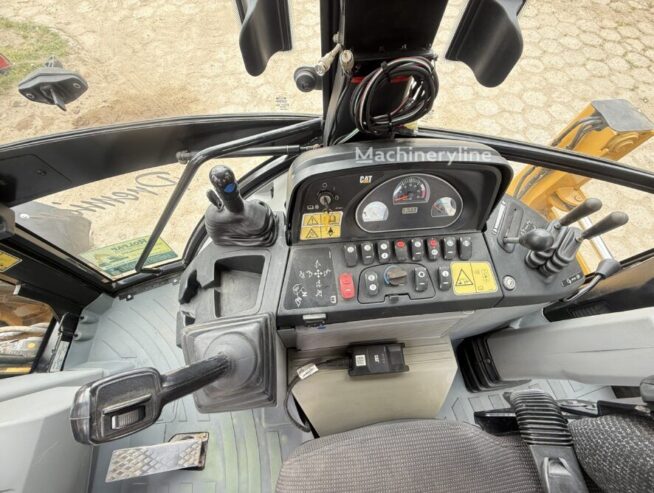 Caterpillar 444F backhoe loader