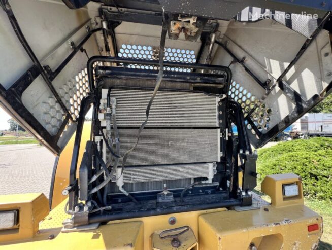 Caterpillar CAT 966M wheel loader